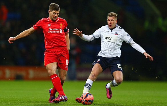 达成桑托斯生涯150球里程碑，内马尔收到俱乐部送的纪念礼物（内马尔迈过桑托斯生涯150球大关，俱乐部献上纪念礼）