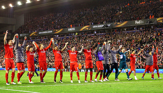 生猛！21岁小将替补梅开二度，后脚跟写意破门+戏耍裤袜（凶猛爆发！21岁新星替补双响，后脚跟潇洒破门+戏耍裤袜）