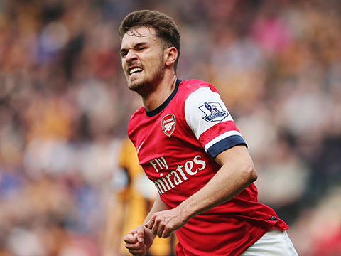 C罗社媒宣布对AI公司Perplexity进行投资，后者估值200亿美元（C罗在社交媒体披露入股AI公司Perplexity，企业估值达200亿美元）